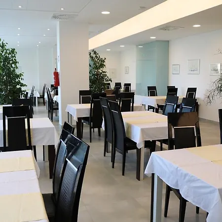 Crikvenica Residence Apartments And Rooms *