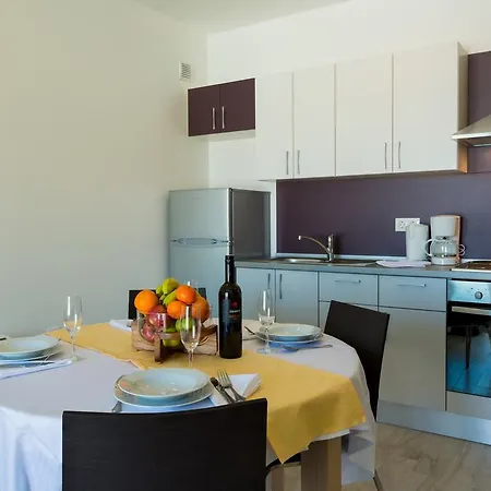 Crikvenica Residence Apartments And Rooms